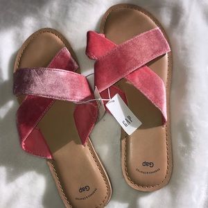 GAP NWT Pink Velvet Sandal